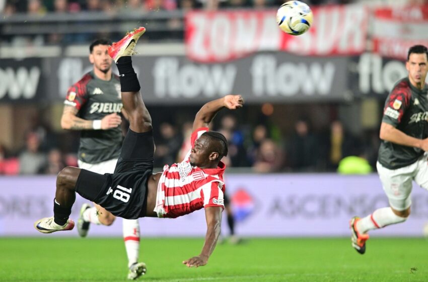 Torneo Clausura: Estudiantes lo dio vuelta en medio de un clima hostil