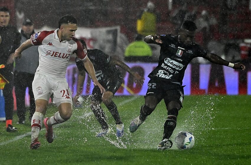 Huracán volvió a perder con Once Caldas y se despidió de la Copa Sudamericana