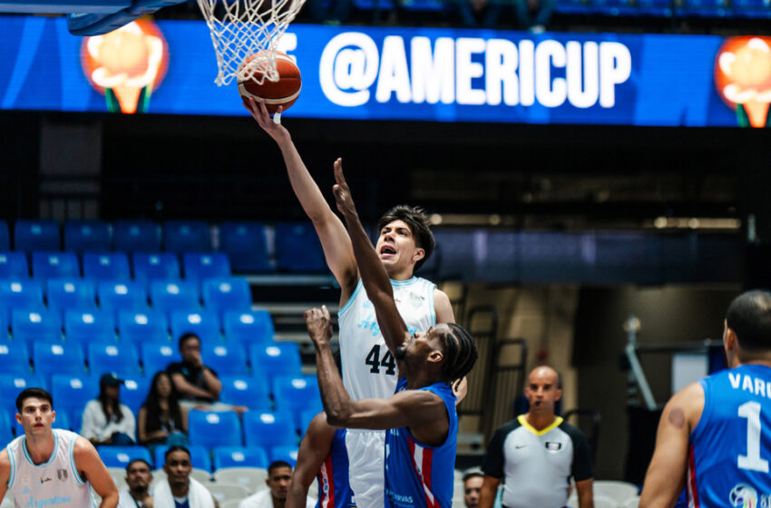 La Selección de básquet sumó una derrota con bronca ante Dominicana